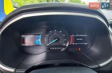 Позашляховик / Кросовер Ford Edge 2015 в 