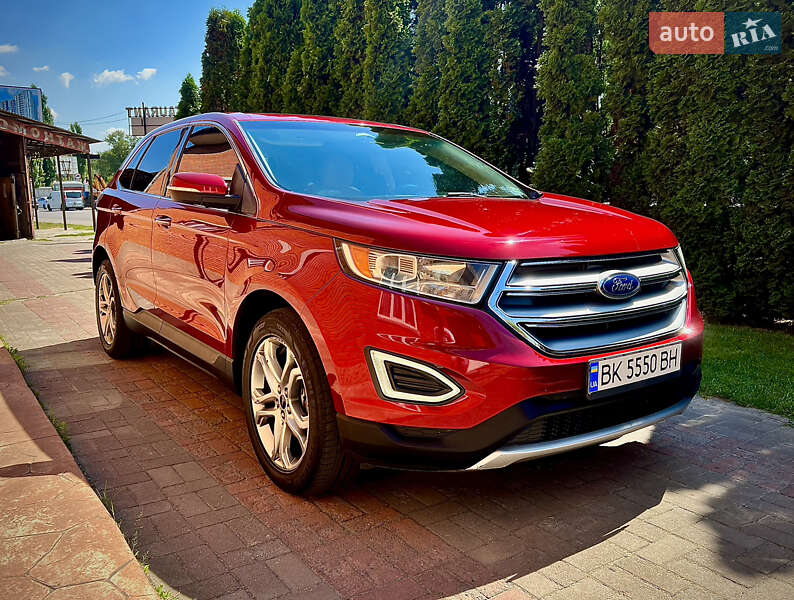 Внедорожник / Кроссовер Ford Edge 2016 в 