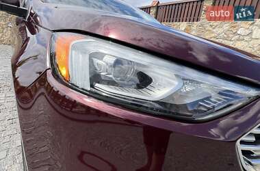 Позашляховик / Кросовер Ford Edge 2022 в 