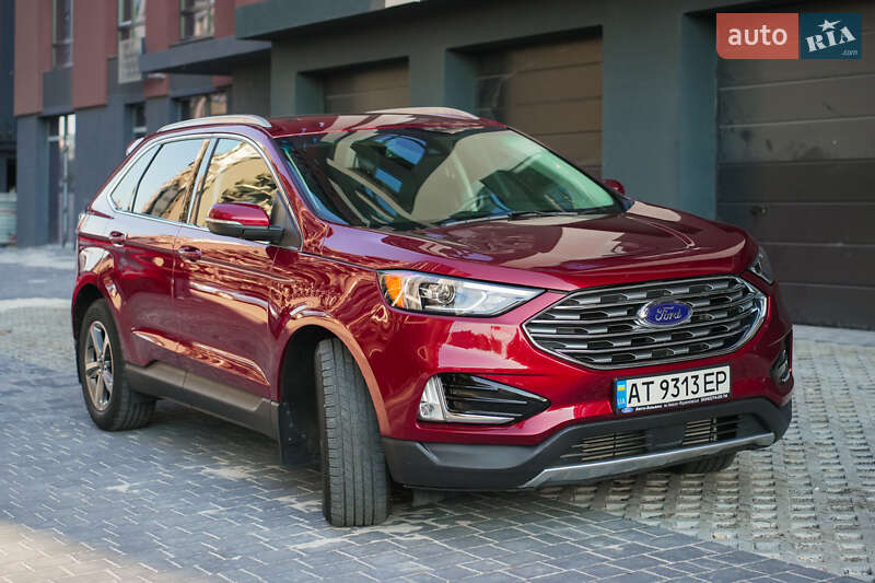 Позашляховик / Кросовер Ford Edge 2019 в 