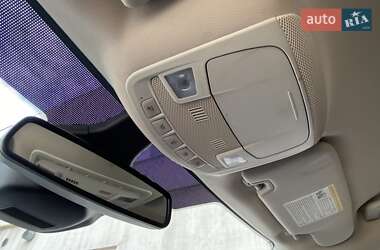 Позашляховик / Кросовер Ford Edge 2019 в 