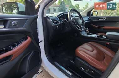 Позашляховик / Кросовер Ford Edge 2018 в 