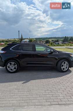 Позашляховик / Кросовер Ford Edge 2017 в 