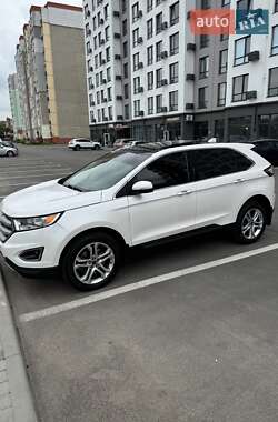 Позашляховик / Кросовер Ford Edge 2018 в 