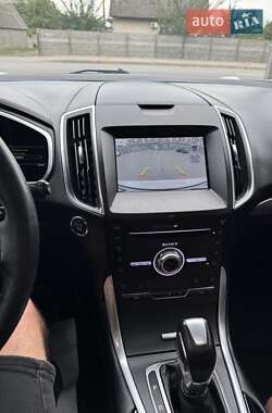 Позашляховик / Кросовер Ford Edge 2018 в 