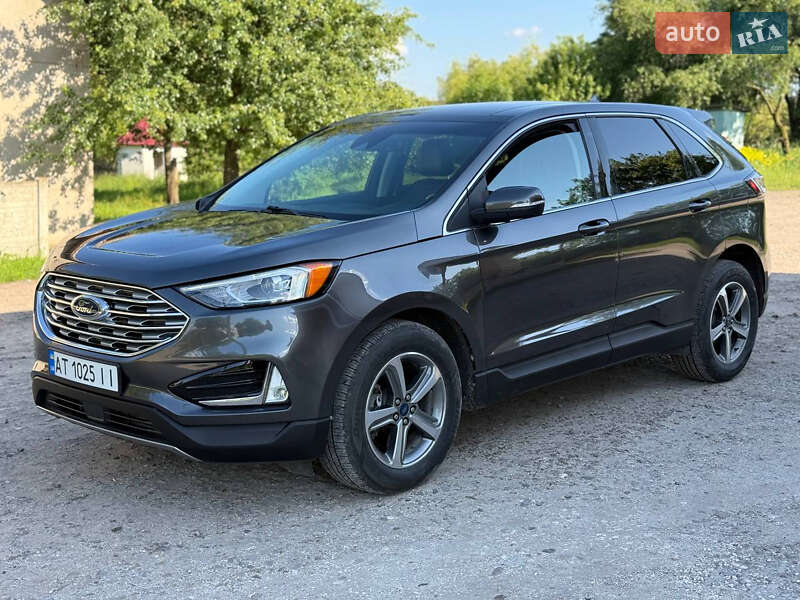 Позашляховик / Кросовер Ford Edge 2019 в 