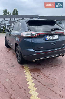 Внедорожник / Кроссовер Ford Edge 2016 в 