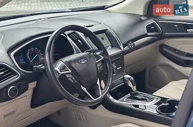 Позашляховик / Кросовер Ford Edge 2016 в 