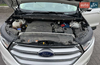 Позашляховик / Кросовер Ford Edge 2015 в 