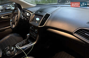 Позашляховик / Кросовер Ford Edge 2016 в 