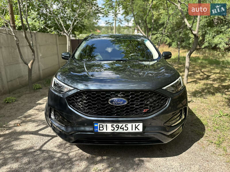 Позашляховик / Кросовер Ford Edge 2022 в 
