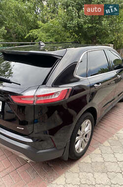 Позашляховик / Кросовер Ford Edge 2021 в 
