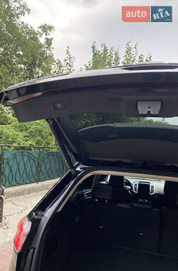 Позашляховик / Кросовер Ford Edge 2021 в 
