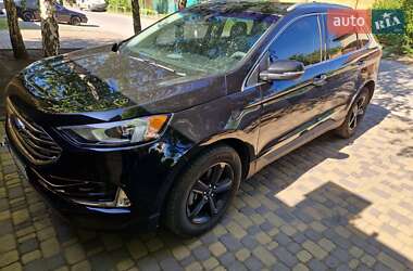 Позашляховик / Кросовер Ford Edge 2019 в 