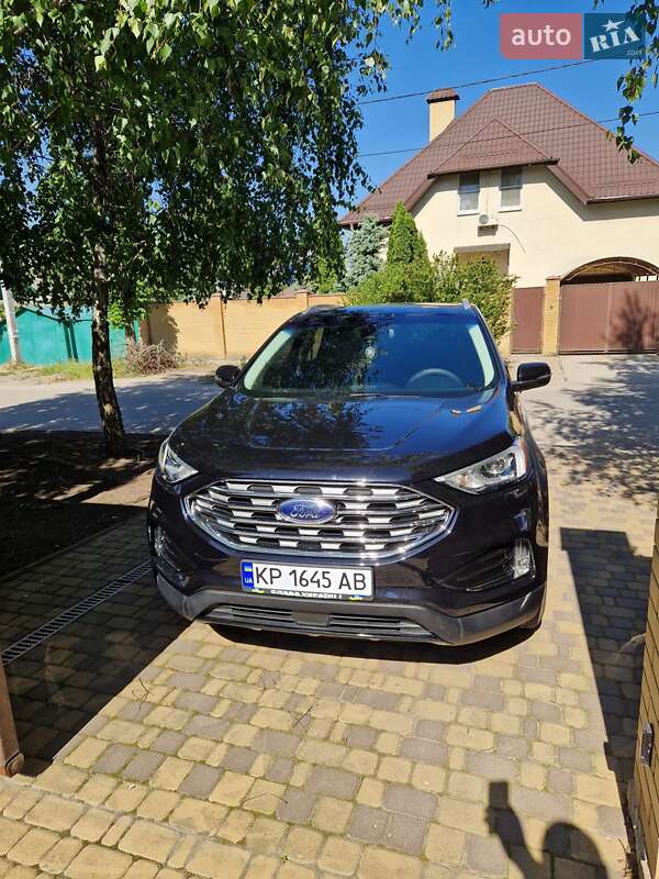 Позашляховик / Кросовер Ford Edge 2019 в 