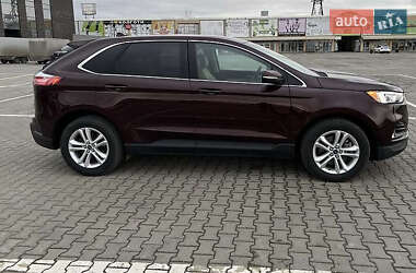 Позашляховик / Кросовер Ford Edge 2019 в 