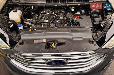 Внедорожник / Кроссовер Ford Edge 2021 в 
