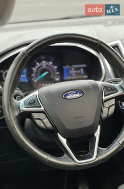 Внедорожник / Кроссовер Ford Edge 2015 в 