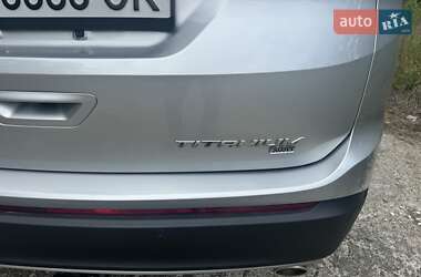 Внедорожник / Кроссовер Ford Edge 2015 в 