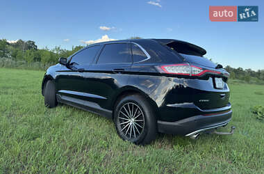 Внедорожник / Кроссовер Ford Edge 2016 в 