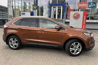 Внедорожник / Кроссовер Ford Edge 2016 в 