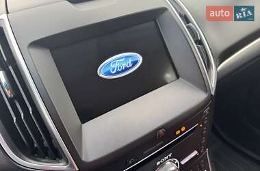 Внедорожник / Кроссовер Ford Edge 2016 в 