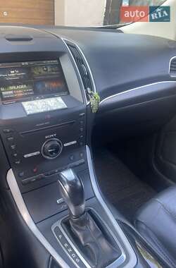 Внедорожник / Кроссовер Ford Edge 2015 в 