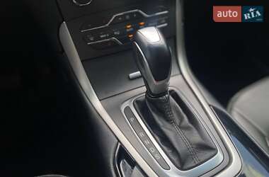 Внедорожник / Кроссовер Ford Edge 2018 в 
