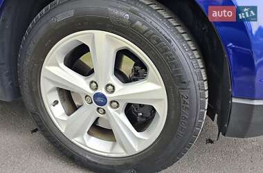 Внедорожник / Кроссовер Ford Edge 2015 в 