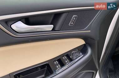 Внедорожник / Кроссовер Ford Edge 2016 в 