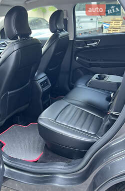 Внедорожник / Кроссовер Ford Edge 2017 в 