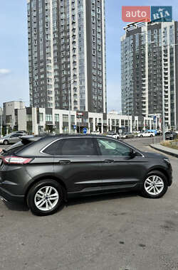 Внедорожник / Кроссовер Ford Edge 2018 в 