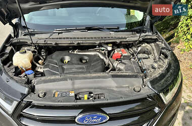 Внедорожник / Кроссовер Ford Edge 2018 в 