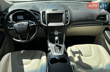 Внедорожник / Кроссовер Ford Edge 2017 в 