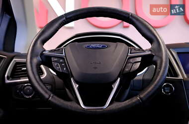 Внедорожник / Кроссовер Ford Edge 2018 в 