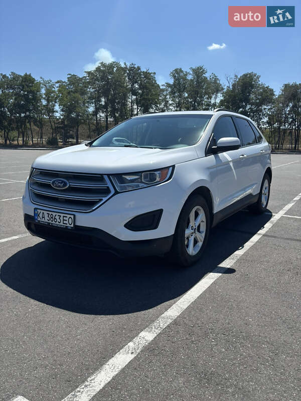 Внедорожник / Кроссовер Ford Edge 2015 в 