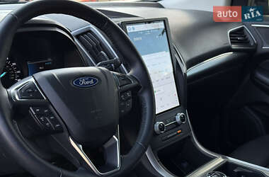 Внедорожник / Кроссовер Ford Edge 2022 в 