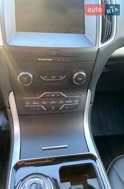 Внедорожник / Кроссовер Ford Edge 2019 в 