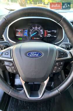 Внедорожник / Кроссовер Ford Edge 2019 в 