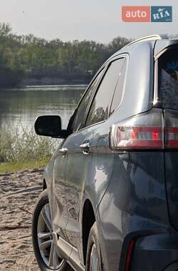 Внедорожник / Кроссовер Ford Edge 2018 в 