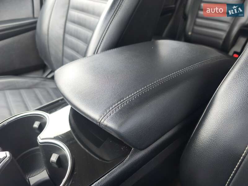 Внедорожник / Кроссовер Ford Edge 2016 в Стрые