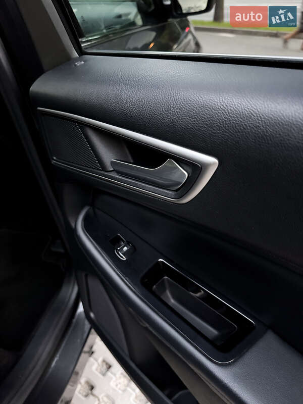 Внедорожник / Кроссовер Ford Edge 2016 в Киеве