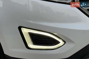 Внедорожник / Кроссовер Ford Edge 2016 в 