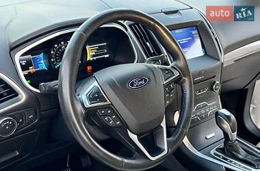 Внедорожник / Кроссовер Ford Edge 2016 в 