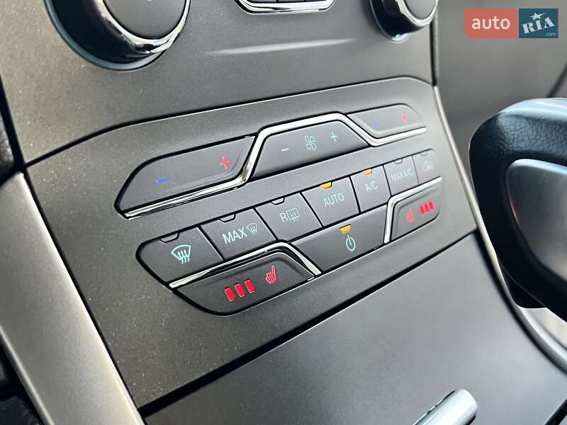 Внедорожник / Кроссовер Ford Edge 2016 в Ровно