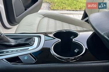 Внедорожник / Кроссовер Ford Edge 2016 в 