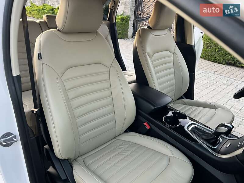 Внедорожник / Кроссовер Ford Edge 2016 в Ровно