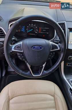 Внедорожник / Кроссовер Ford Edge 2017 в 