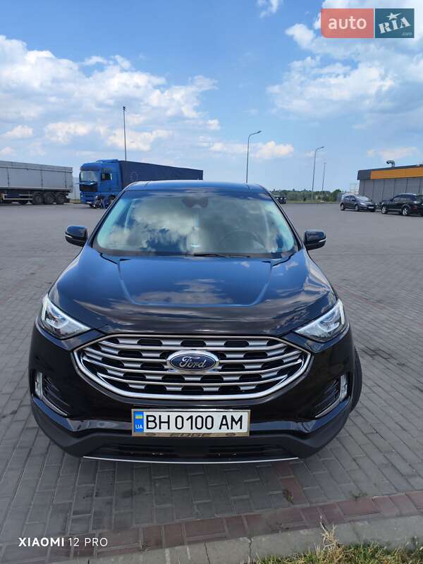 Внедорожник / Кроссовер Ford Edge 2019 в 