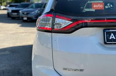Внедорожник / Кроссовер Ford Edge 2018 в 